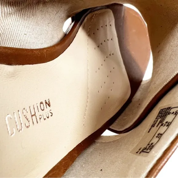 NWOT Clarks Sheer 35 Tan Leather Mule, Size 6.5