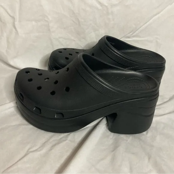 NWOT Crocs Women's Black Siren Platform Clogs Size 11