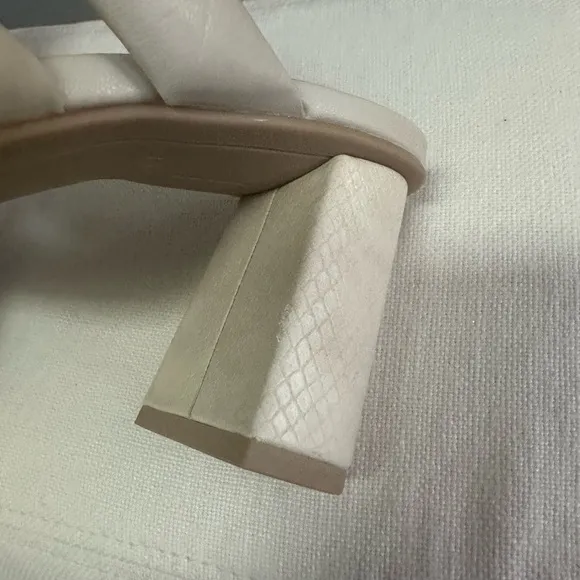 NWOT Dolce Vita White Mules with Woven Design