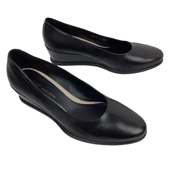 NWOT ECCO Danish Design Wedge Leather Slip On Pumps Black
