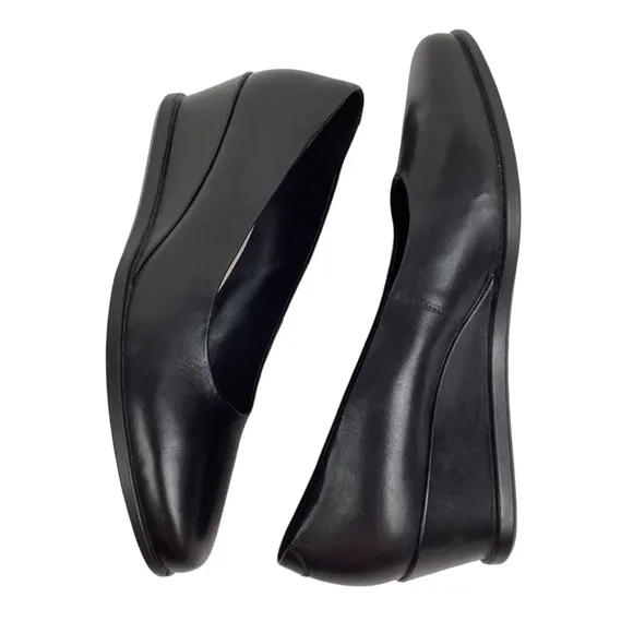 NWOT ECCO Danish Design Wedge Leather Slip On Pumps Black