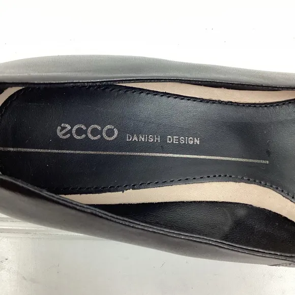 NWOT ECCO Danish Design Wedge Leather Slip On Pumps Black