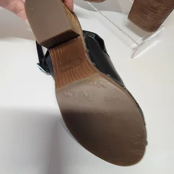 NWOT Kork-Ease Darby Black Leather Women's Clogs