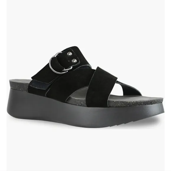 NWOT Munro Sofia Platform Sandal Suede Leather Crisscross Buckle Strap Black 9.5