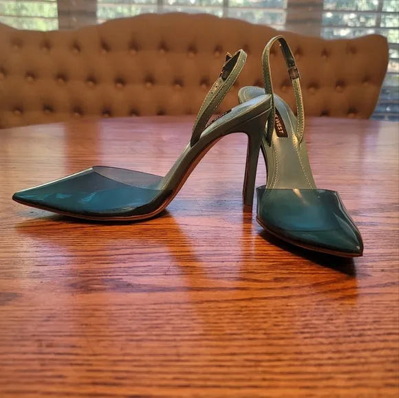 NWOT Nine West Fayes Vintage Blue Clear Pointed  Slingback Sandals Heels Shoes