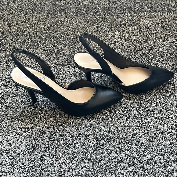 NWOT Nine West Slingback Pointed Toe Pumps