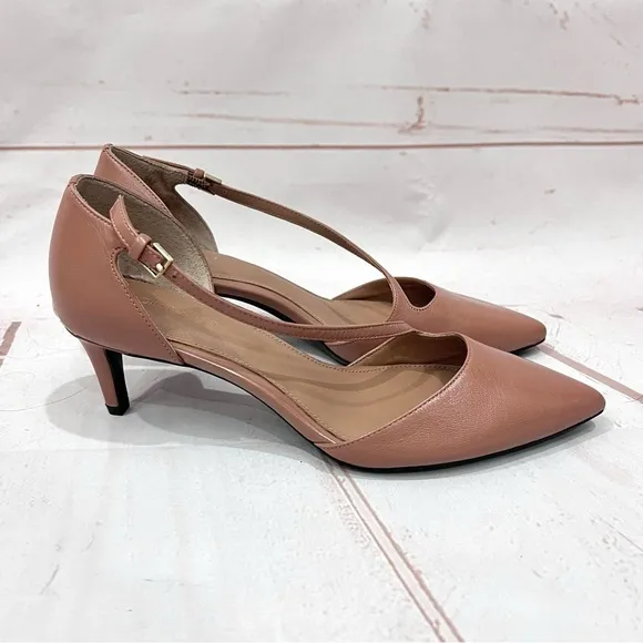 NWOT Nude Leather Asymmetrical Pointed Toe Mary Jane Page Kitten Heels Pumps
