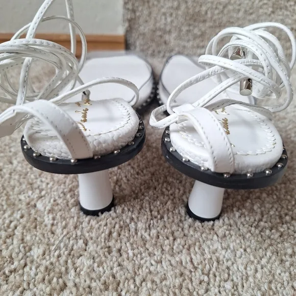 NWOT Paula Torres Ankle Wrap Square Toe White/Clear Kitten Heel Womens Size 8