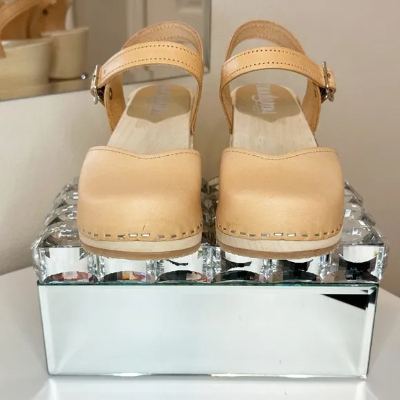 NWOT Sandgrens Handcrafted Victoria ECRU classic clog sandal - size  6-6.5