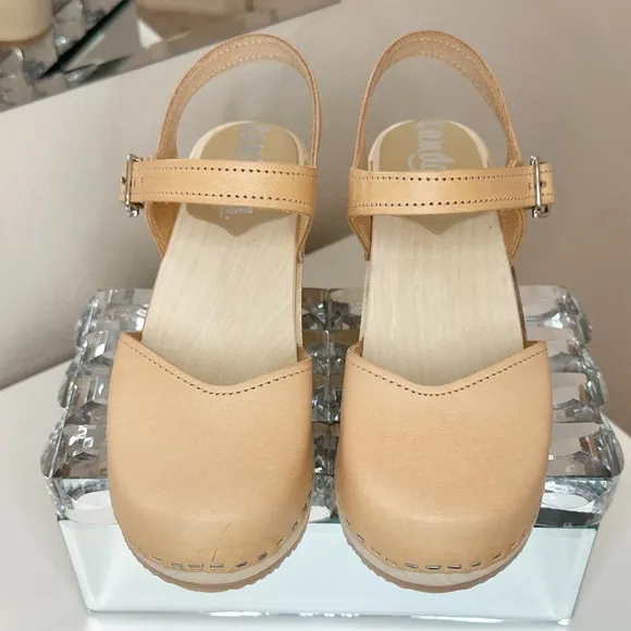 NWOT Sandgrens Handcrafted Victoria ECRU classic clog sandal - size  6-6.5