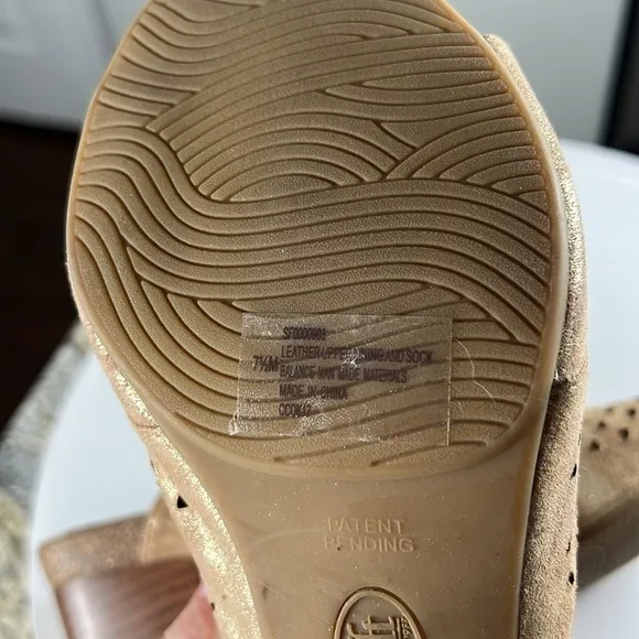 NWOT SOFFT Metallic Gold Laser Cut Out Leather Slip On Clogs Heels Size 7.5