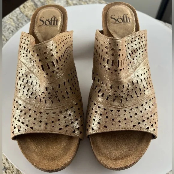 NWOT SOFFT Metallic Gold Laser Cut Out Leather Slip On Clogs Heels Size 7.5
