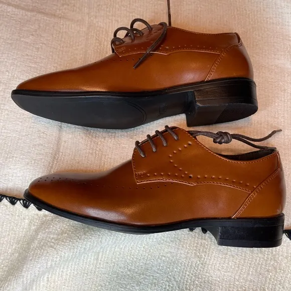 NWOT Stacy Adams Boys Brown Oxfords Dress Shoes Size 1