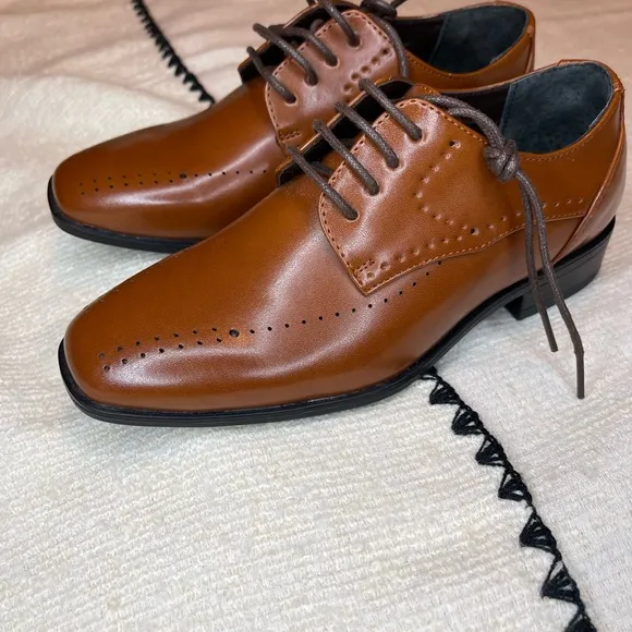 NWOT Stacy Adams Boys Brown Oxfords Dress Shoes Size 1