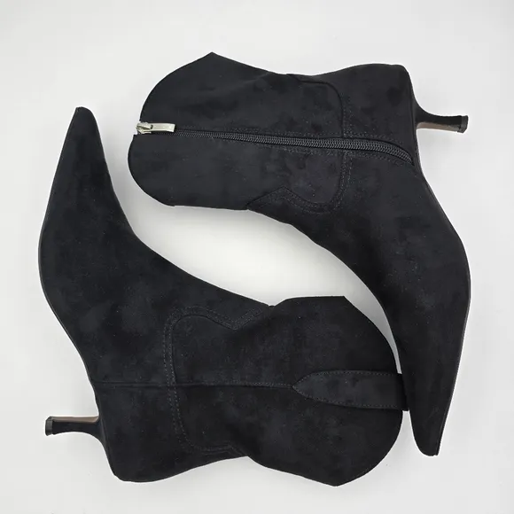 NWOT Steven Bana Black Suede Pointy-Toe Kitten Heel Ankle Booties, Women's 9M
