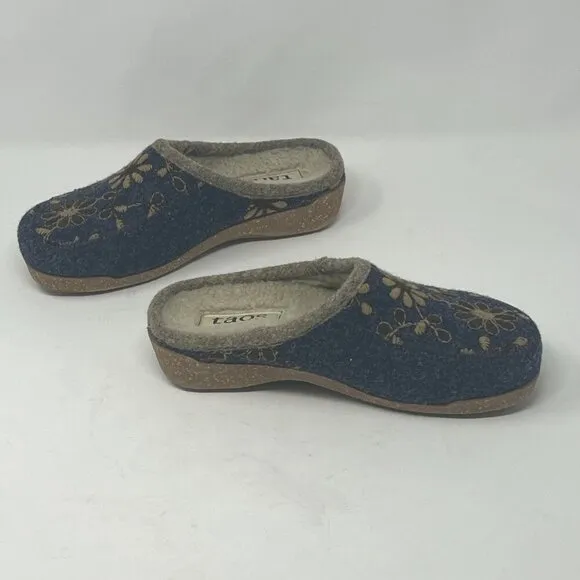 NWOT Taos Woolderness 2 clogs EU 37 6-6.5 blue floral embroidered