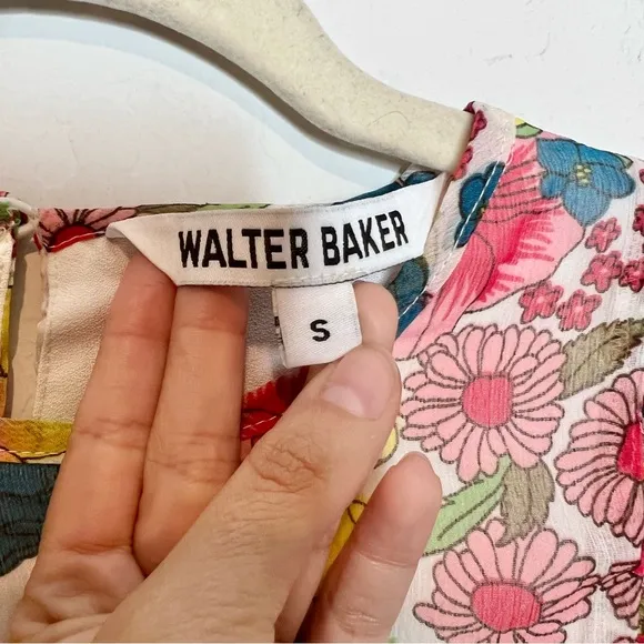 NWOT WALTER BAKER Lucia Floral Mini Dress. Size Small