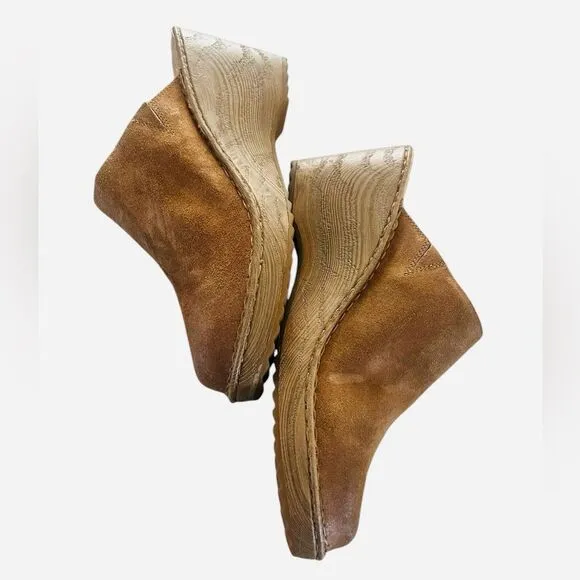 NWOT Born Natalie Clogs