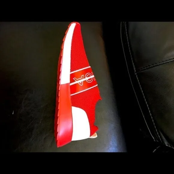 NWOT Náutica Red Slip On Casuals
