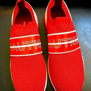 NWOT Náutica Red Slip On Casuals