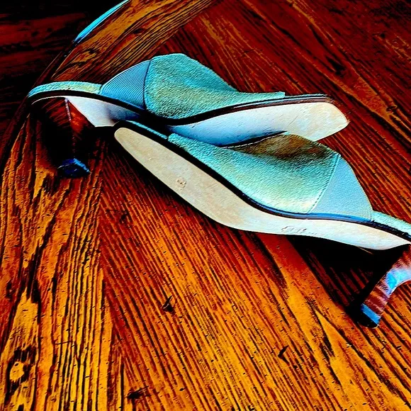 NWOTVan Eli sandal.Elegance&amp;Unparalleled comfort.Softleather&amp;SuedeBeautiful Gold