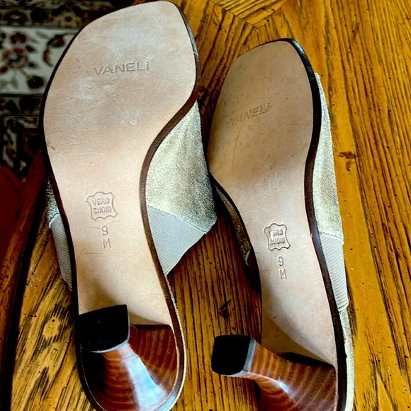 NWOTVan Eli sandal.Elegance&amp;Unparalleled comfort.Softleather&amp;SuedeBeautiful Gold