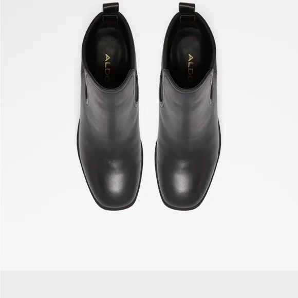 NWT Aldo Chetta Chelsea Black Boot in size 7
