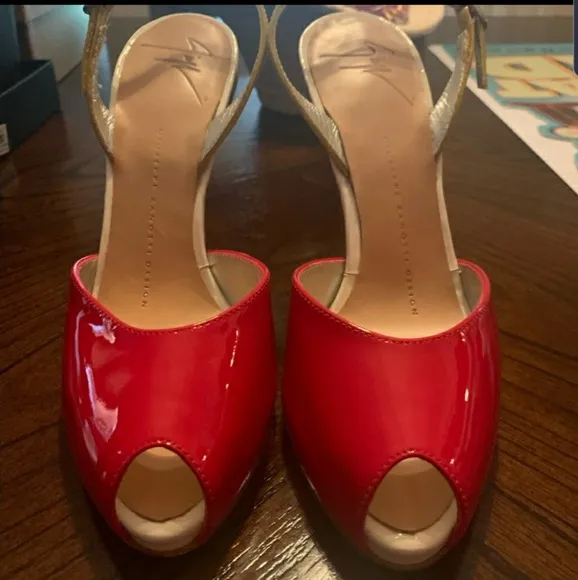 NWT Authentic Giuseppe multicolor heels