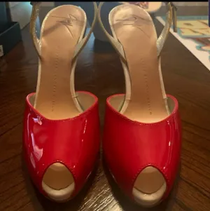 NWT Authentic Giuseppe multicolor heels