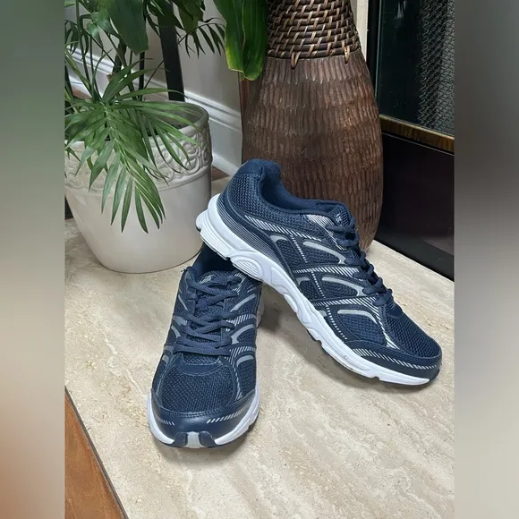 NWT Avia Men’s Avi-Forte Running Shoes