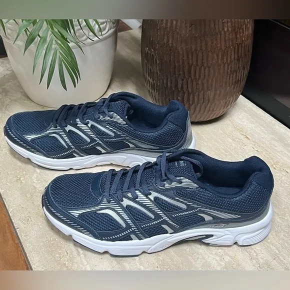 NWT Avia Men’s Avi-Forte Running Shoes