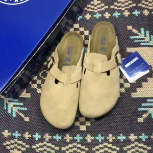 💕NWT Birkenstock Boston Soft Footbed Clogs (Narrow Fit)