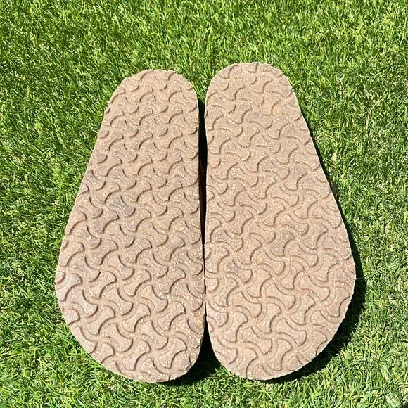 NWT BIRKENSTOCK Premium Suede Clogs