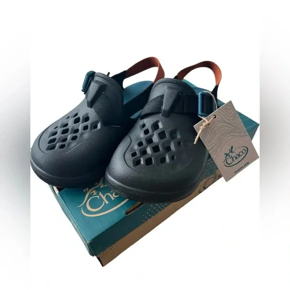 NWT Chaco Kids Chillos Clogs