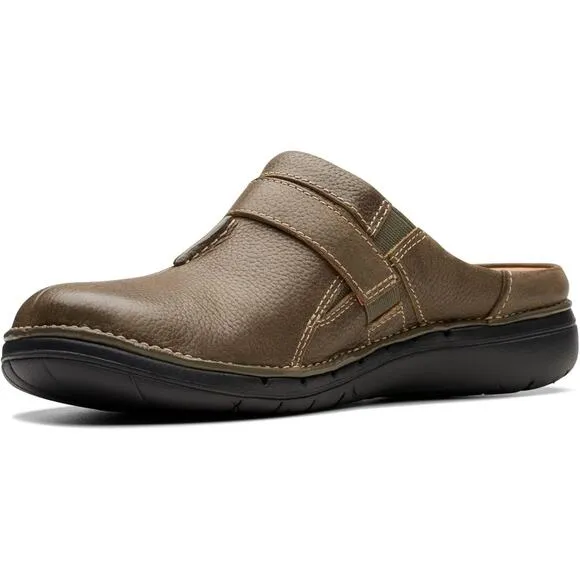 NWT Clarks Unisex Un Loop Ease Sneaker, Dark Olive-Size 8.5 US Women