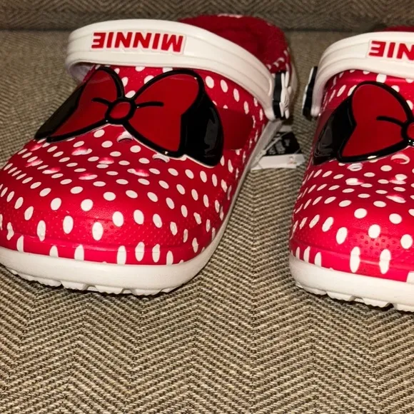 NWT CROCS Classic Disney Minnie Mouse Kids Clogs Shoes - Red Faux Fur SIZE 5