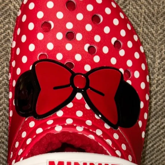 NWT CROCS Classic Disney Minnie Mouse Kids Clogs Shoes - Red Faux Fur SIZE 5
