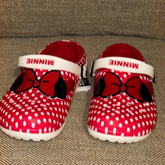 NWT CROCS Classic Disney Minnie Mouse Kids Clogs Shoes - Red Faux Fur SIZE 5