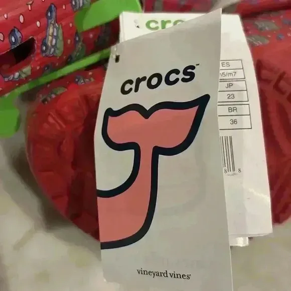 NWT Crocs classic Vineyard Vines Christmas clogs