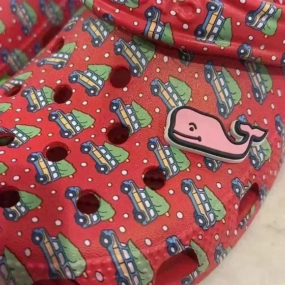 NWT Crocs classic Vineyard Vines Christmas clogs
