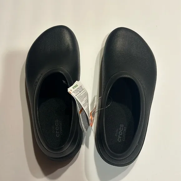 NWT Crocs dual comfort at work unisex black clogs slip resistant slip ons sz 7/9