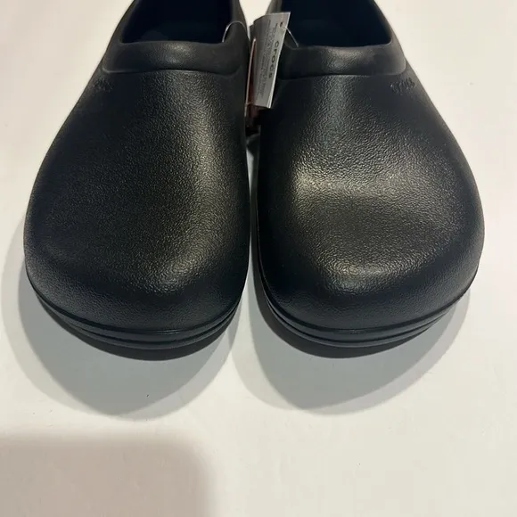 NWT Crocs dual comfort at work unisex black clogs slip resistant slip ons sz 7/9