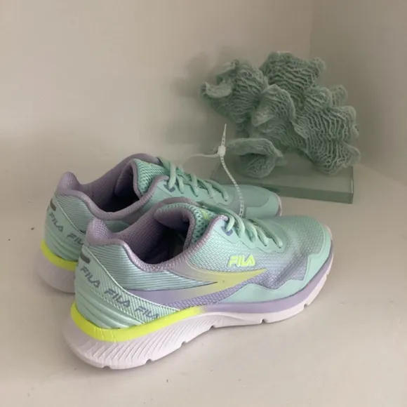 NWT FILA AQUA/ PURPLE SNEAKERS TENNIS SHOES RUNNING SHOES SZ 6