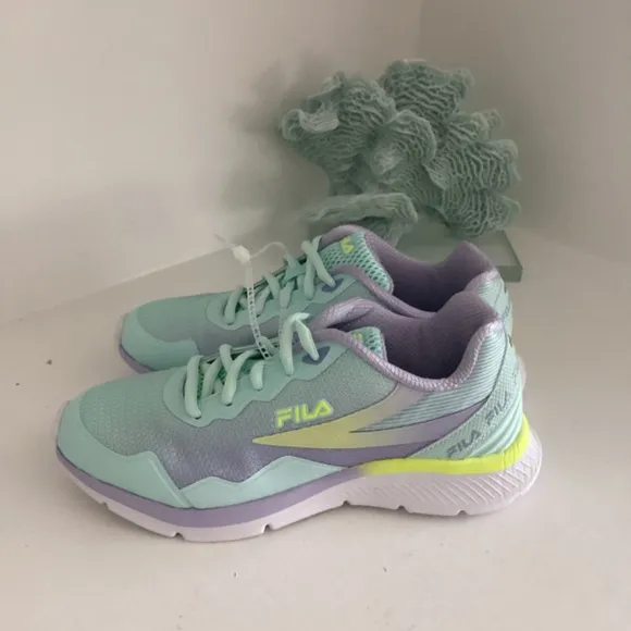 NWT FILA AQUA/ PURPLE SNEAKERS TENNIS SHOES RUNNING SHOES SZ 6