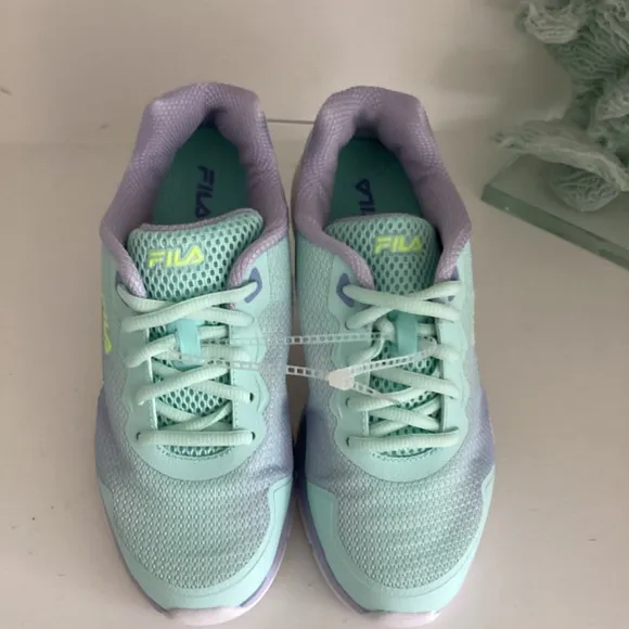 NWT FILA AQUA/ PURPLE SNEAKERS TENNIS SHOES RUNNING SHOES SZ 6