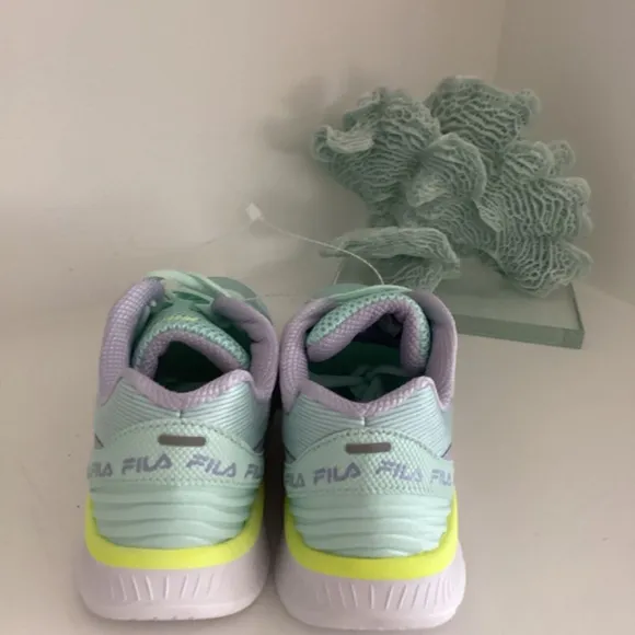 NWT FILA AQUA/ PURPLE SNEAKERS TENNIS SHOES RUNNING SHOES SZ 6
