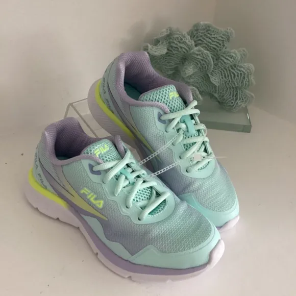 NWT FILA AQUA/ PURPLE SNEAKERS TENNIS SHOES RUNNING SHOES SZ 6