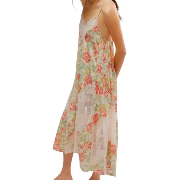 NWT FREE PEOPLE First Date Printed Lace Maxi Slip Lounge Dress Size Medium