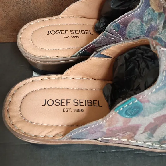 NWT Josef Seibel Women's Catalonia 51 Graphite Slip-On Clogs - Multicolo…