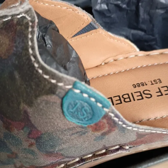 NWT Josef Seibel Women's Catalonia 51 Graphite Slip-On Clogs - Multicolo…
